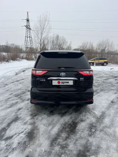 Минивэн или однообъемник Toyota Estima 2016 года, 2490000 рублей, Уссурийск