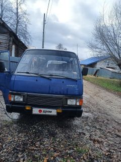 Минивэн или однообъемник Nissan Urvan 1989 года, 150000 рублей, Юрьев-Польский