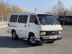 Минивэн или однообъемник Toyota Hiace 1990 года, 488000 рублей, Улан-Удэ