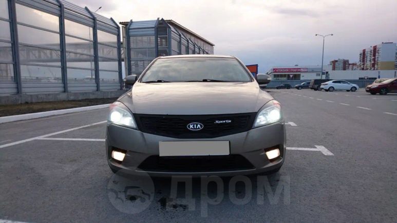  Kia Ceed 2010 , 400000 , 