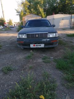 Седан Toyota Crown 1993 года, 130000 рублей, Омск