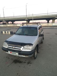 SUV или внедорожник Chevrolet Niva 2003 года, 245000 рублей, Омск