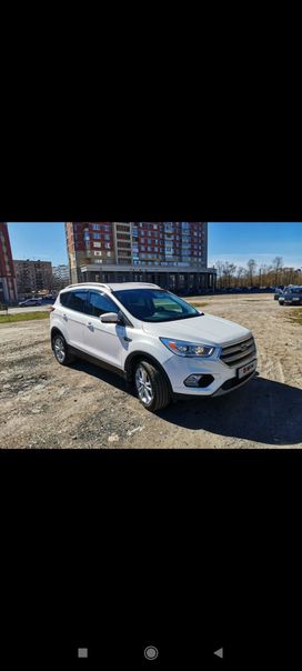 SUV   Ford Kuga 2017 , 1670000 , -