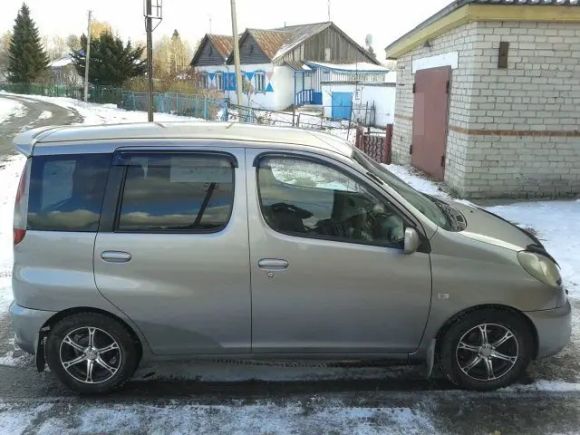  Toyota Funcargo 2002 , 235000 , 