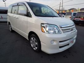    Toyota Voxy 2005 , 300000 , 