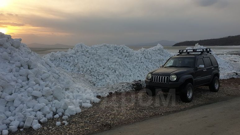 SUV   Jeep Cherokee 2003 , 235000 , 