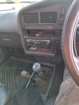 SUV   Toyota Hilux Surf 1989 , 300000 , 