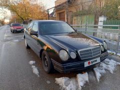 Седан Mercedes-Benz E-Class 1997 года, 220000 рублей, Симферополь