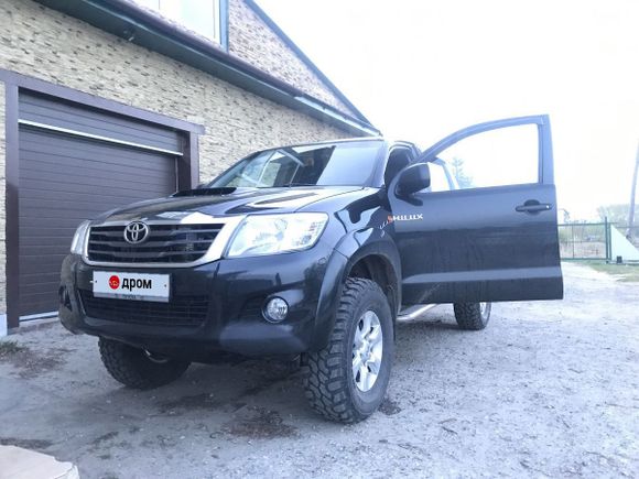  Toyota Hilux 2013 , 1400000 , 