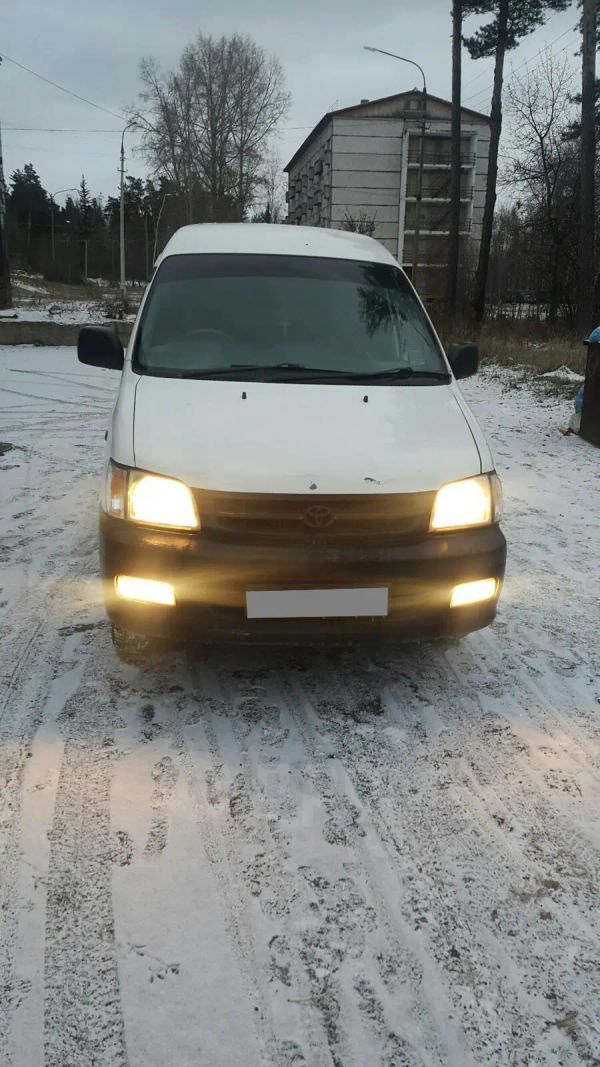    Toyota Town Ace 1999 , 215000 , -