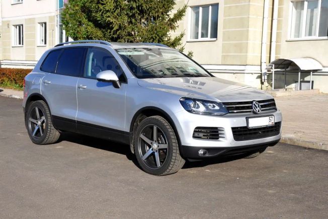 SUV   Volkswagen Touareg 2011 , 1790000 , 