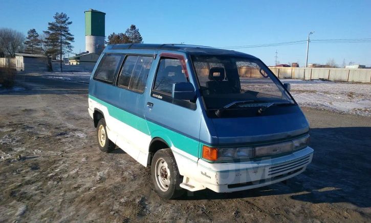    Nissan Largo 1990 , 200000 , 