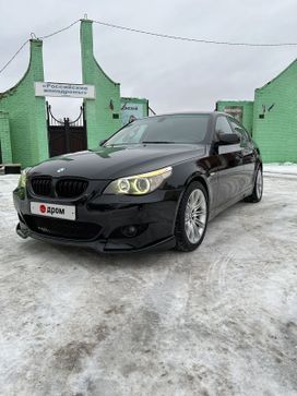 Седан BMW 5-Series 2004 года, 999000 рублей, Омск
