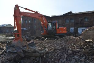   Hitachi ZX240 2005 , 4050000 , 