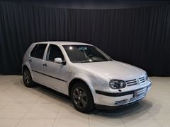 Хэтчбек Volkswagen Golf 2003 года, 372000 рублей, Новосибирск