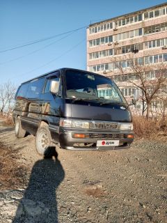 Минивэн или однообъемник Nissan Homy 1997 года, 500000 рублей, Владивосток