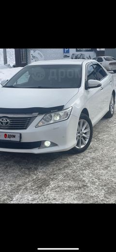 Седан Toyota Camry 2014 года, 1900000 рублей, Барнаул