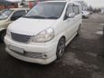    Nissan Serena 2001 , 300000 , 