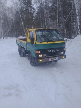 Бортовой грузовик Toyota Dyna 1988 года, 785000 рублей, Новосибирск