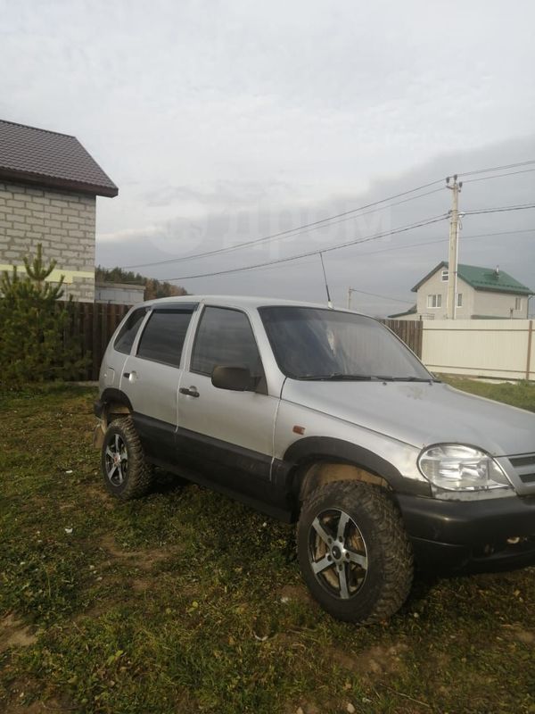 SUV   Chevrolet Niva 2004 , 137000 , 