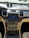 SUV   Cadillac Escalade 2008 , 1050000 ,  