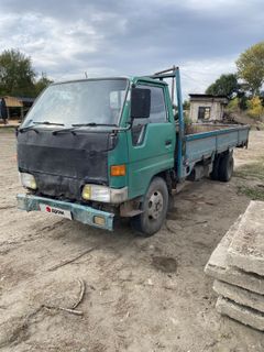 Бортовой грузовик Toyota Dyna 1993 года, 900000 рублей, Абакан