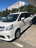    Toyota Noah 2011 , 1100000 , 