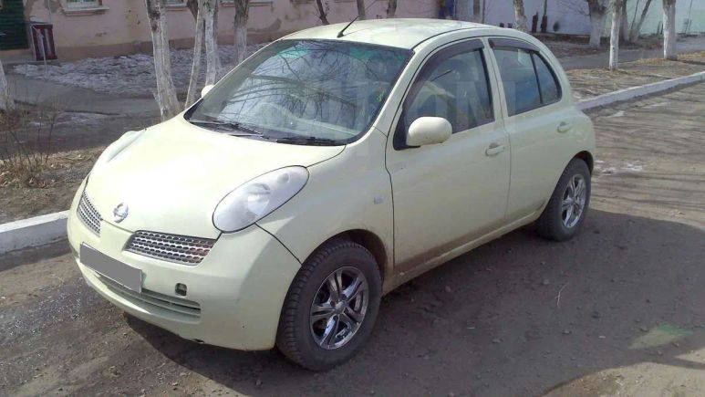 Nissan March 2002 , 250000 , 