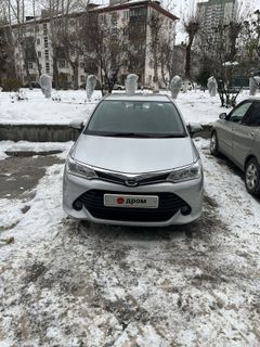 Седан Toyota Corolla Axio 2015 года, 1000000 рублей, Новосибирск