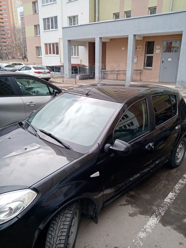  Renault Sandero 2011 , 300000 , 