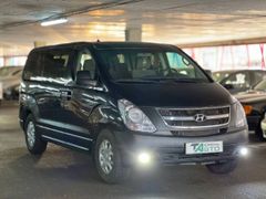 Минивэн или однообъемник Hyundai H1 2011 года, 1430000 рублей, Тюмень