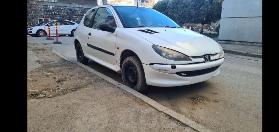  3  Peugeot 206 1998 , 125000 , 