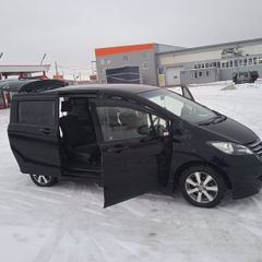 Минивэн или однообъемник Honda Freed 2010 года, 1135000 рублей, Омск