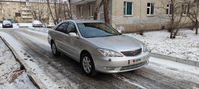 Седан Toyota Camry 2004 года, 940000 рублей, Красноярск
