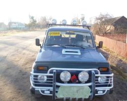 SUV    4x4 2121  2002 , 165000 , 