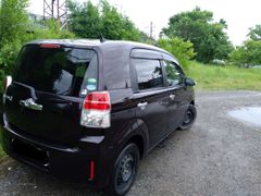 Хэтчбек Toyota Spade 2014 года, 950000 рублей, Артём
