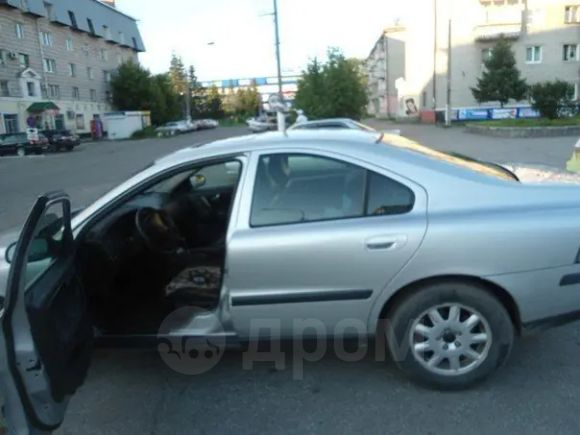  Volvo S60 2002 , 300000 , 