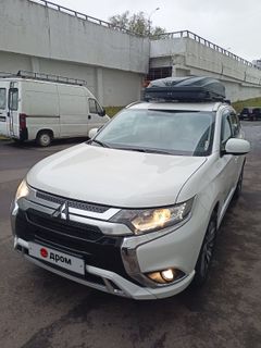 SUV или внедорожник Mitsubishi Outlander 2022 года, 2900000 рублей, Москва