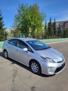 Лифтбек Toyota Prius 2015 года, 1590000 рублей, Черногорск
