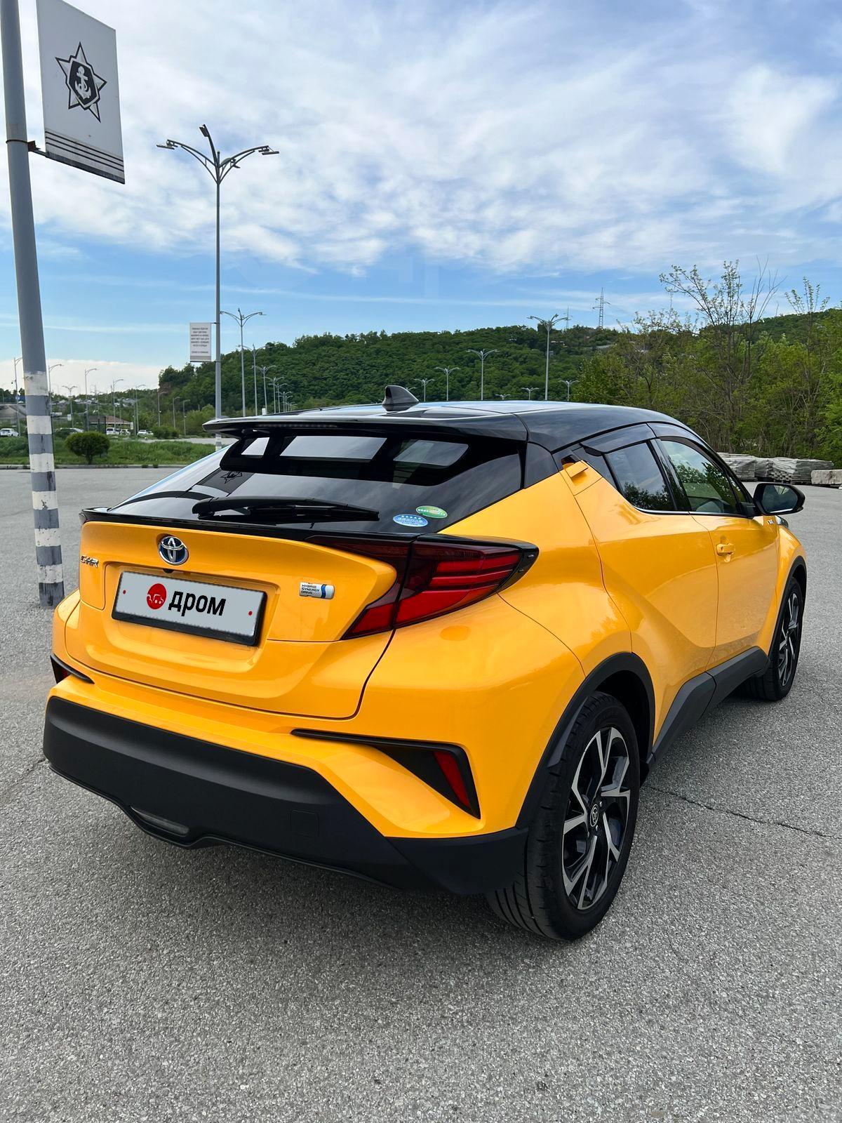 Тойота С-ХР 2020 во Владивостоке, Yellow C-HR 1.8 Hybrid 2020 ...