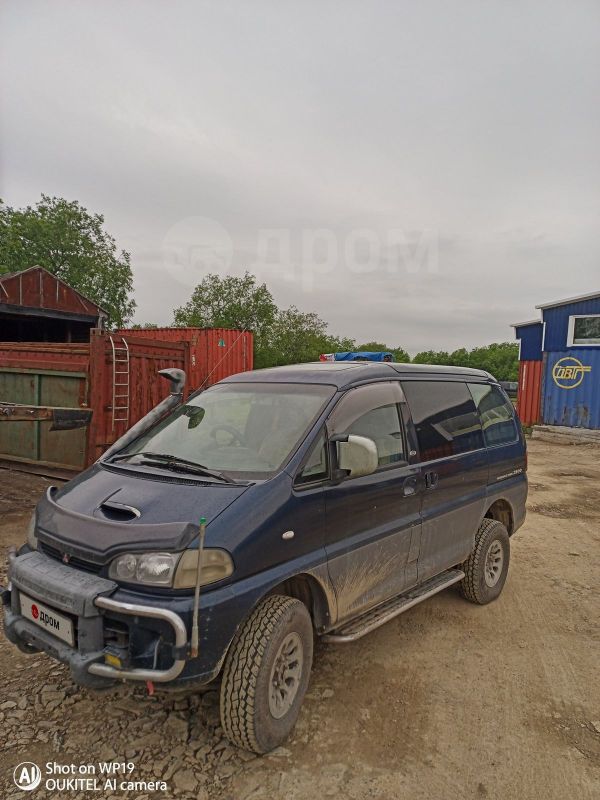 Купить Mitsubishi Delica 2000 Года