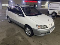Минивэн или однообъемник Toyota Ipsum 1997 года, 525000 рублей, Владивосток