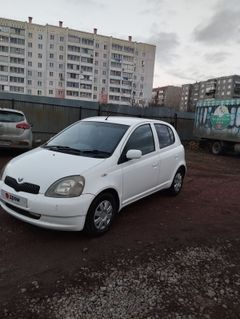 Хэтчбек Toyota Vitz 2000 года, 395000 рублей, Челябинск