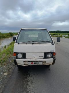 Бортовой грузовик Nissan Vanette 1993 года, 800000 рублей, Уссурийск