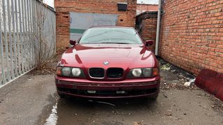 Седан BMW 5-Series 1998 года, 460000 рублей, Омск