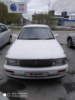 Седан Toyota Crown 1995 года, 330000 рублей, Новосибирск