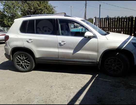 SUV   Volkswagen Tiguan 2008 , 600000 , 