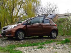  Toyota Vitz 2011 , 425000 , 