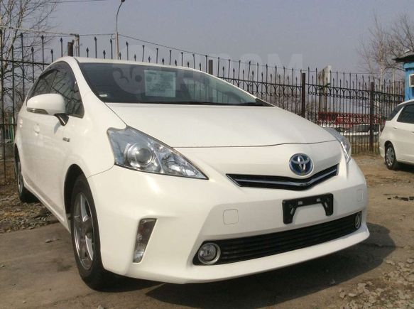    Toyota Prius Alpha 2012 , 795000 , 