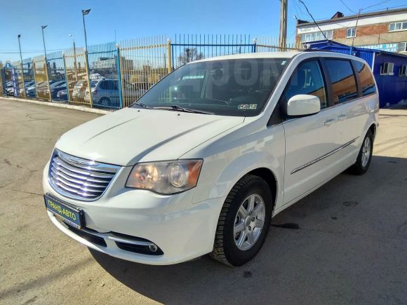    Chrysler Town and Country 2011 , 1300000 , 